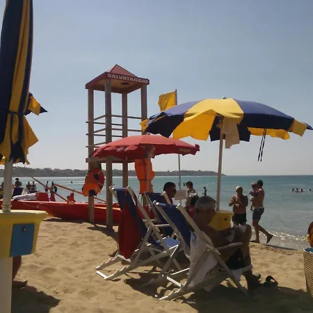 Caporizzuto Villaggio Seleno Villetta A Schiera Con Giardino Attrezzato Dom wakacyjny *