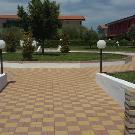 Caporizzuto Villaggio Seleno Villetta A Schiera Con Giardino Attrezzato *